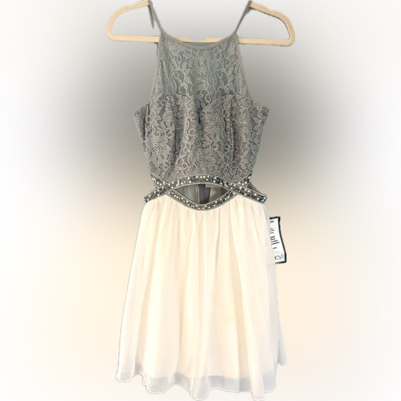 Speechless Party Dress - Picture 1 of 5